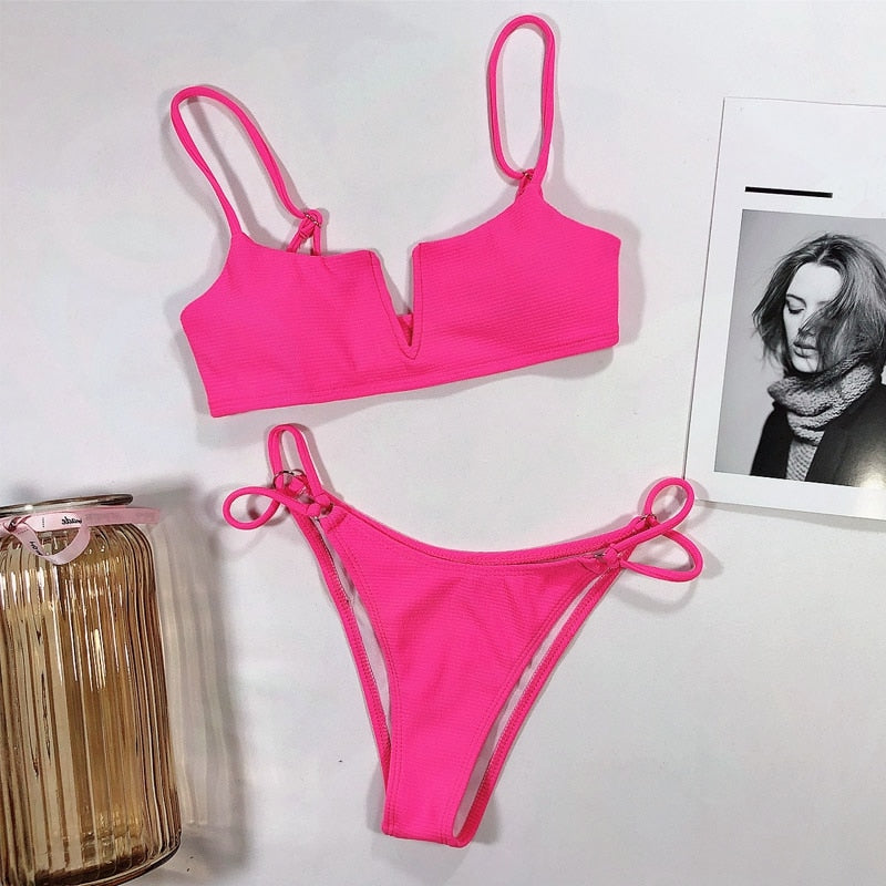 Burq | - Braziliaanse bikini met V-hals