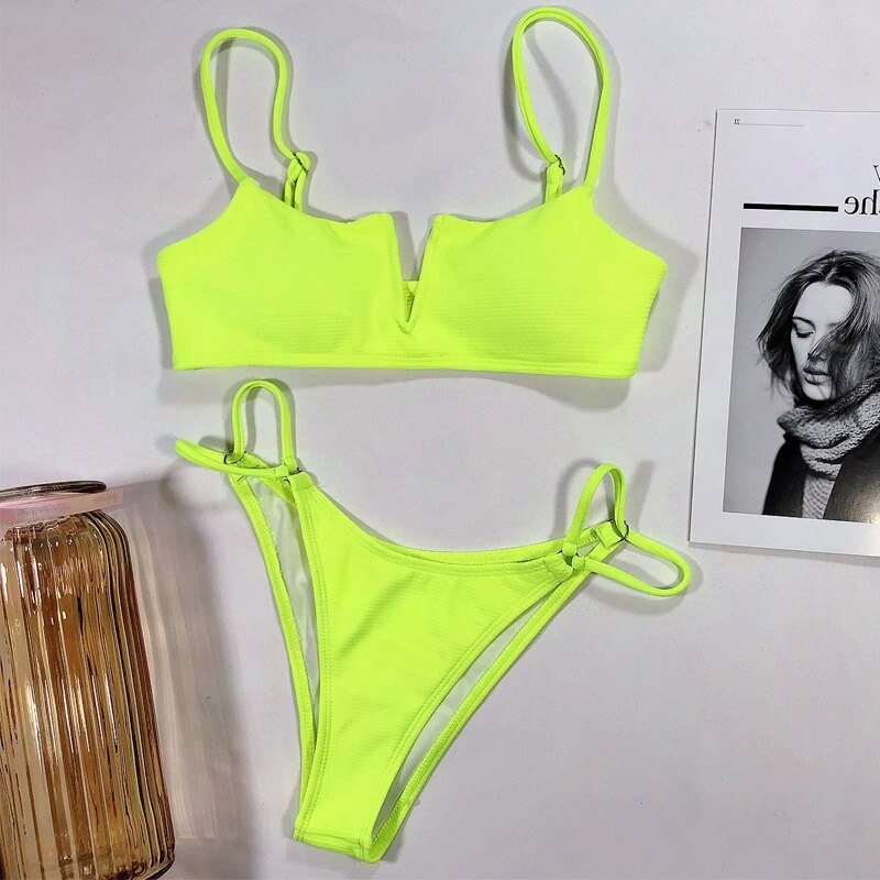 Burq | - Braziliaanse bikini met V-hals