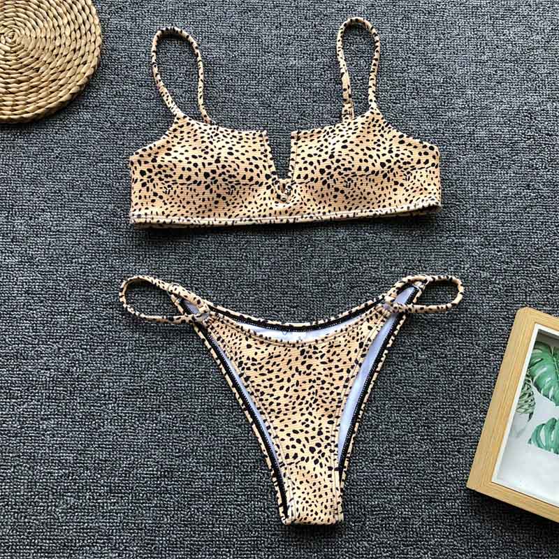 Burq | - Braziliaanse bikini met V-hals