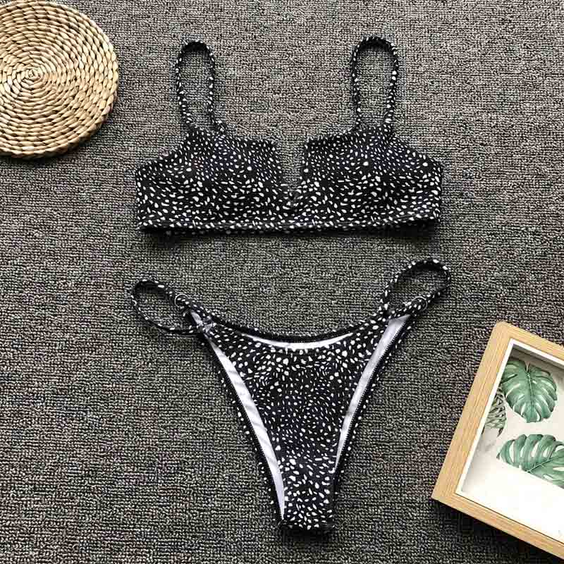 Burq | - Braziliaanse bikini met V-hals