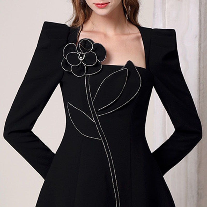 Burq | Elegante driedimensionale bloemenjurk met diamanten