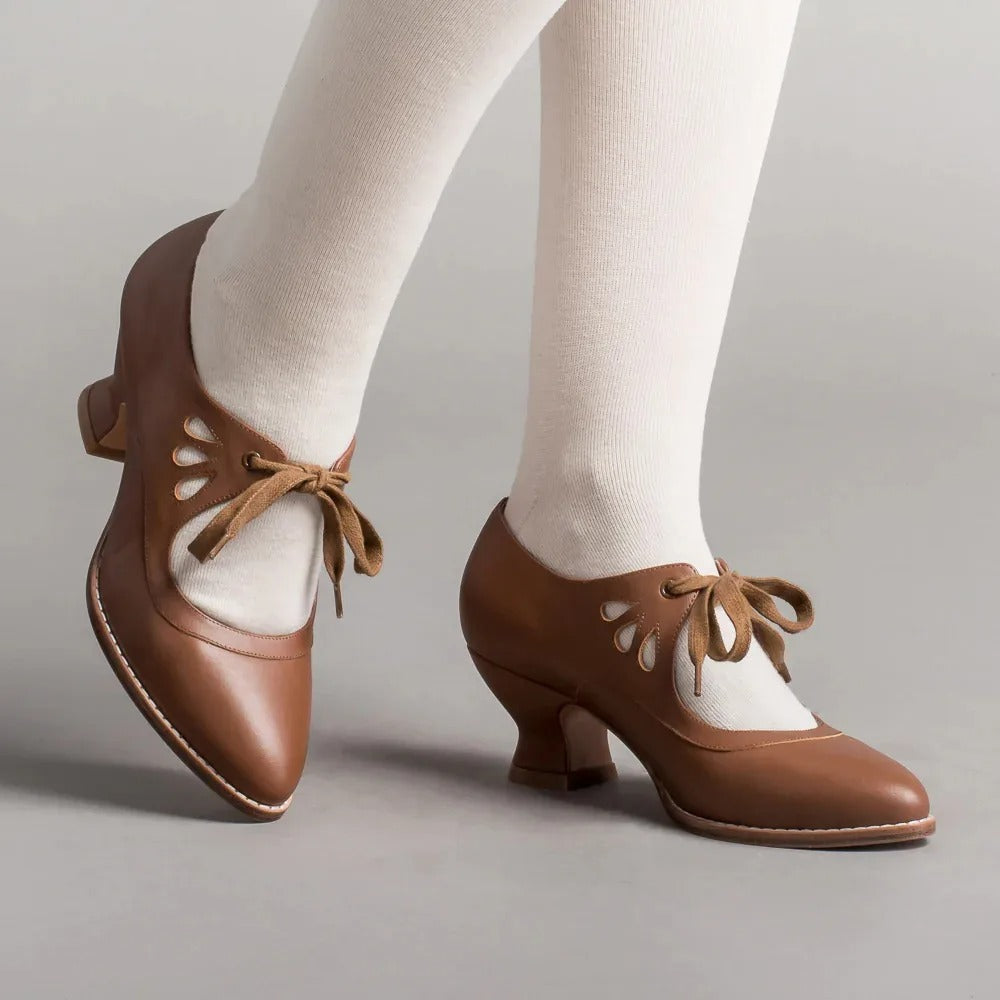 Burq | Elegante retro schoenen met lage hak