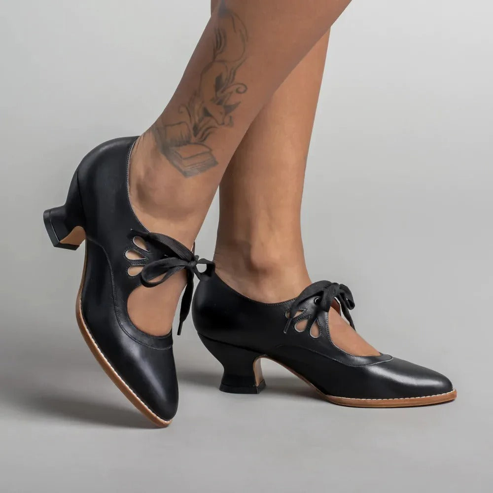 Burq | Elegante retro schoenen met lage hak