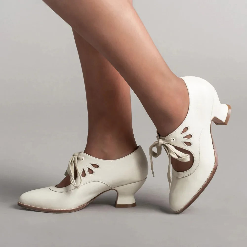 Burq | Elegante retro schoenen met lage hak