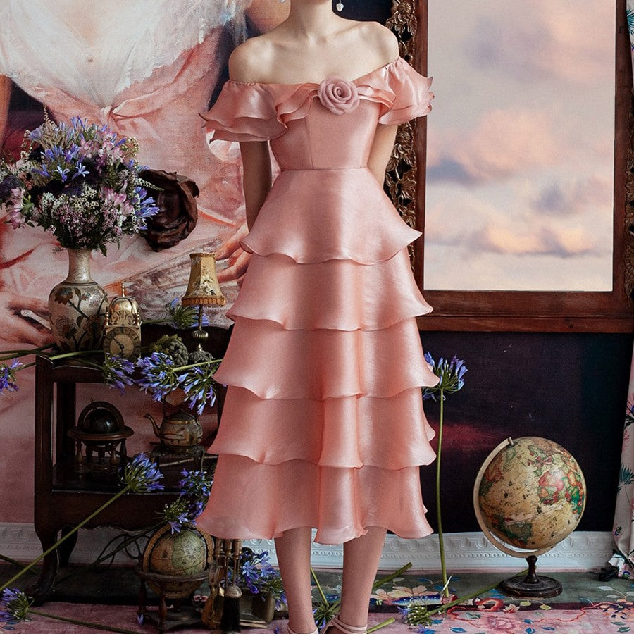 Burq | Hoogwaardige roze one-shoulder jurk Sweet Fairy