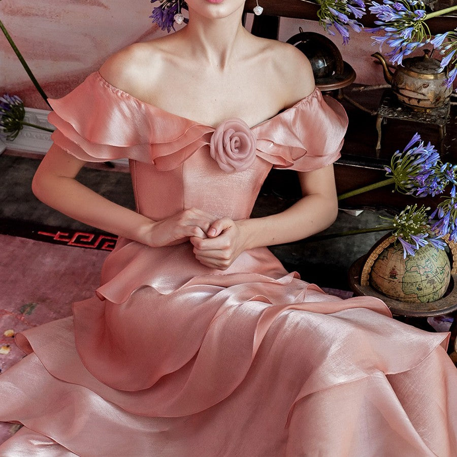 Burq | Hoogwaardige roze one-shoulder jurk Sweet Fairy