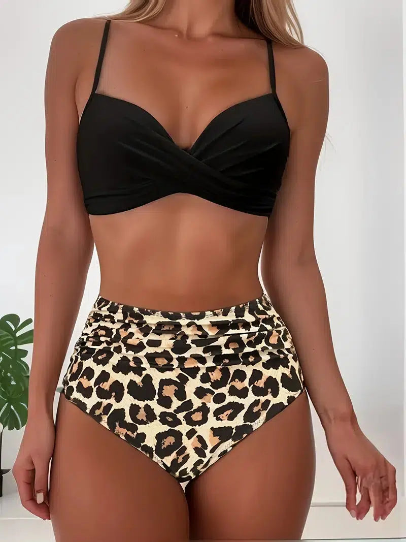 Burq | Meerlaags tweedelig zwempak met tropische print en V-hals bikiniset