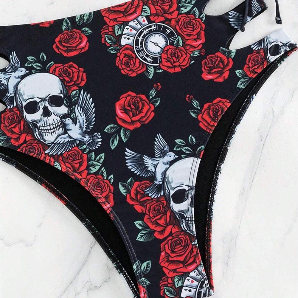 Burq | Sexy strak bikini-zwempak met bloemen- en doodshoofdprint