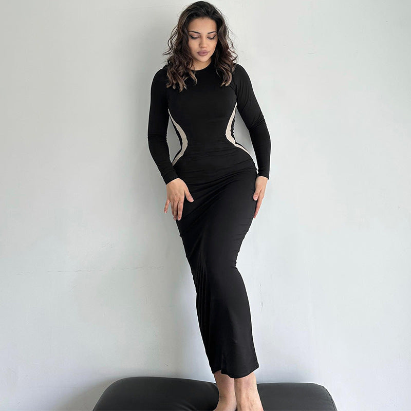 Burq | Sierlijke slim-fit ronde vingerjurk met lange mouwen