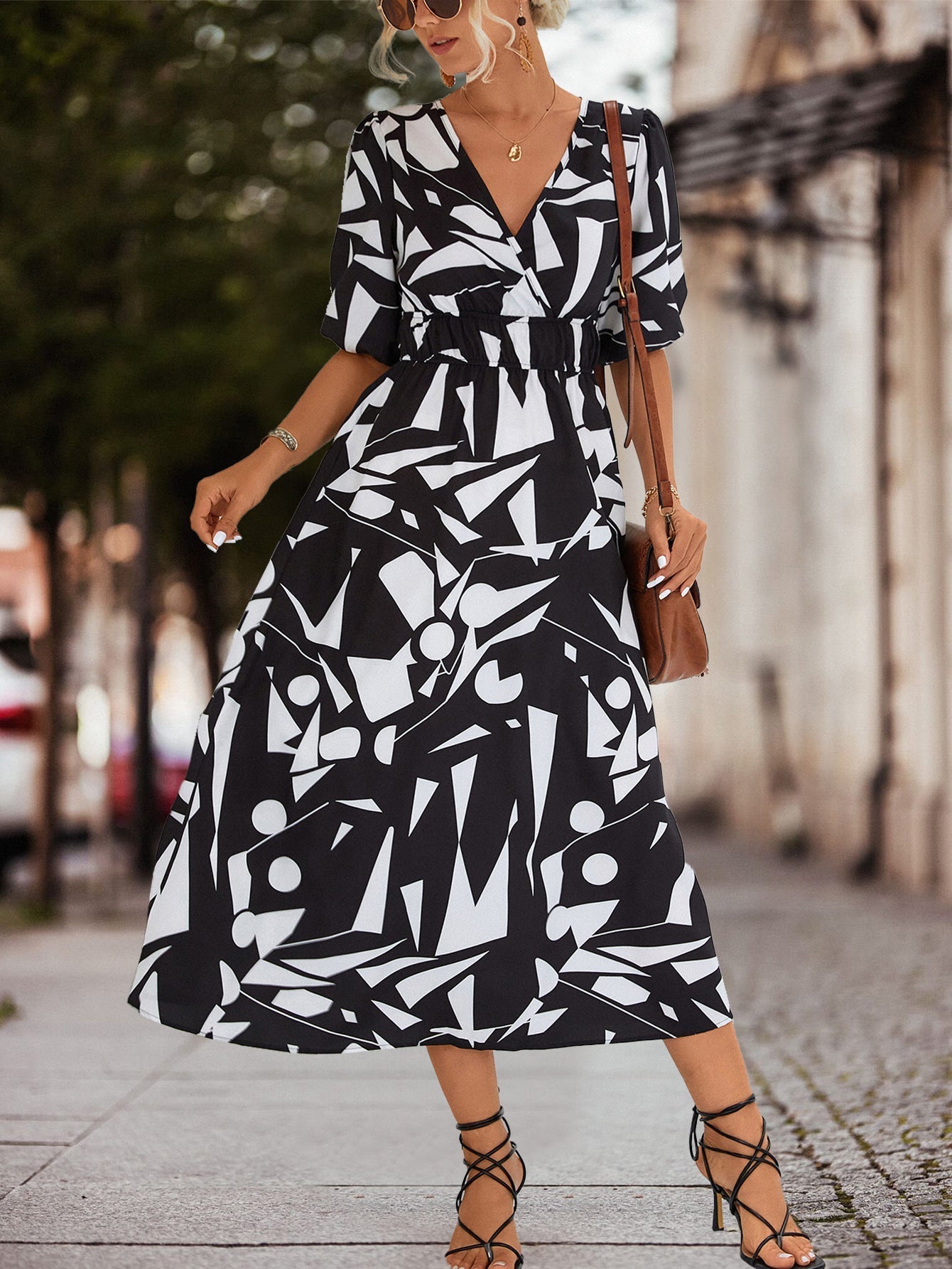 Burq | Tijdloze damesmode met V-hals en pofmouwen