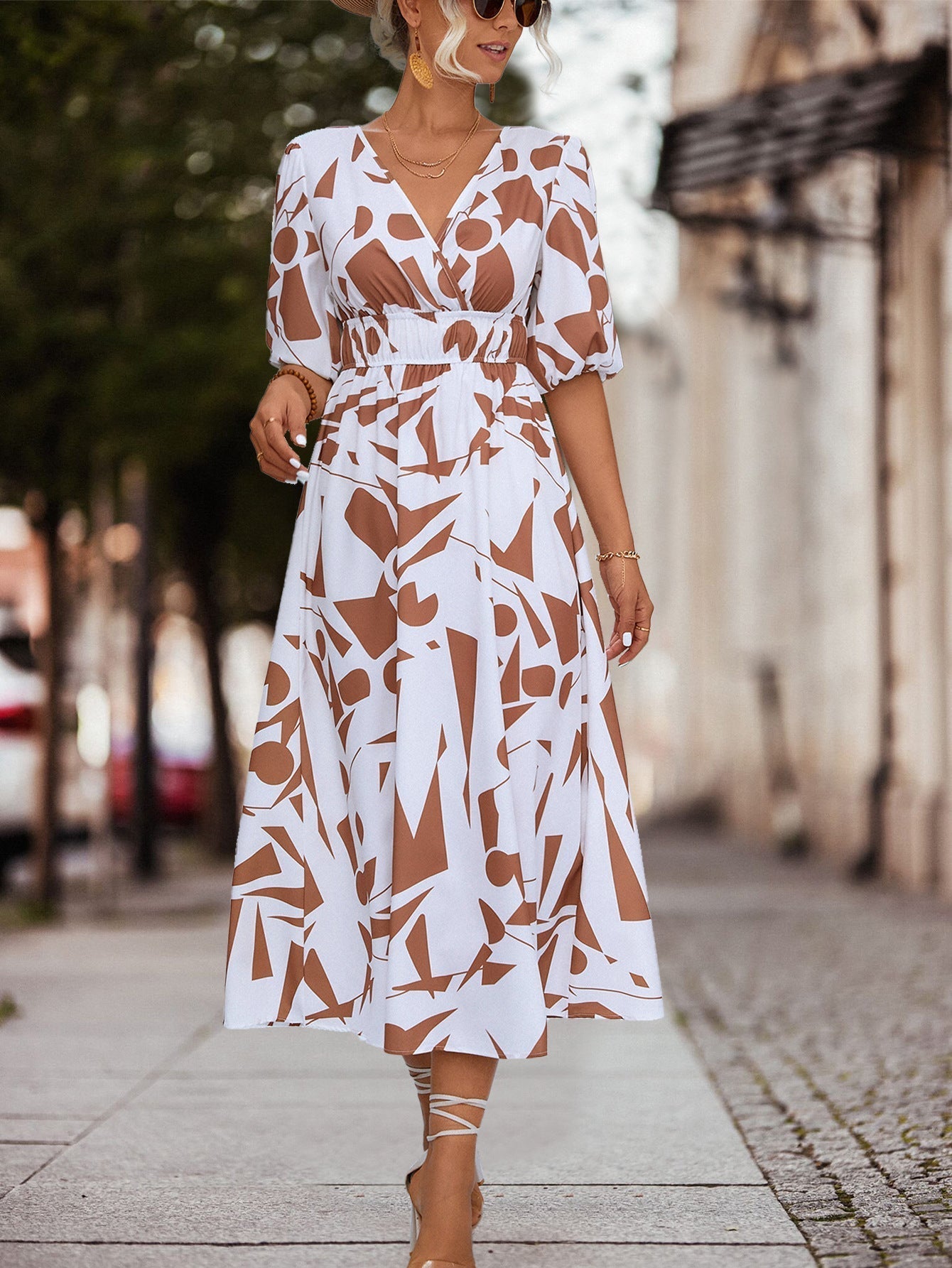 Burq | Tijdloze damesmode met V-hals en pofmouwen