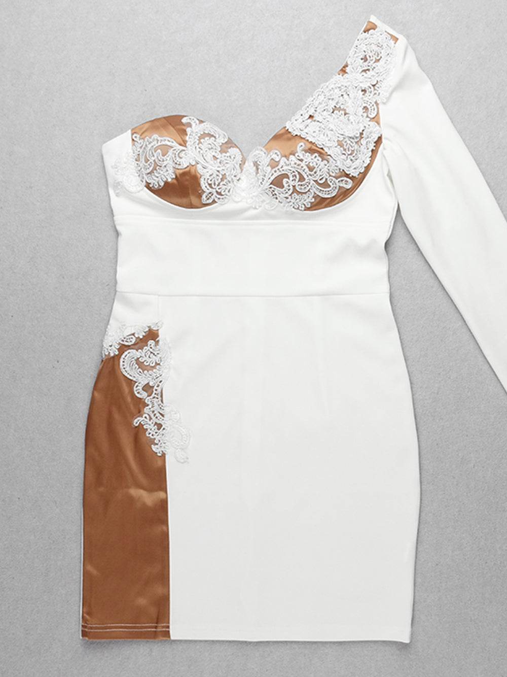 Burq | Trendy mini jurk met één schouder in wit